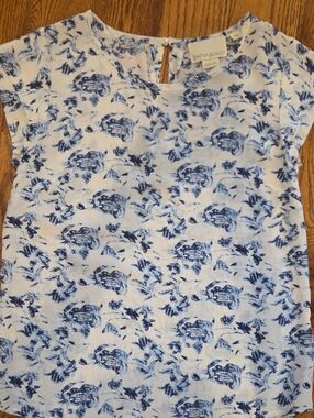 Cynthia Rowley Blue and White Floral Short-Sleeve Top 100 Silk